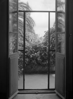 Porte-fenêtre, villa le Rêve, Vence Henri Matisse à Vence, Nice 1946-1954, MAT 1549, Référence du fichier : Vence.M5050_X0031_FGP_MAT1549A_441Auteur(s) de l'édition : Adant Hélène Sujet(s) : Matisse Henri - 1869-1954Mention d'édition : Paris : Documentation du MNAM-CCI