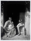 Vanessa Bell et ses deux fils Julian and Quentin © Tate archives